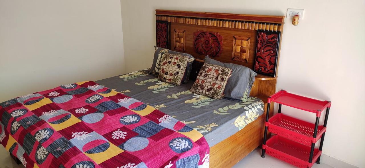 Apartamento Untrained & Unplanned Jabalpur Exterior foto