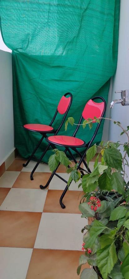 Apartamento Untrained & Unplanned Jabalpur Exterior foto