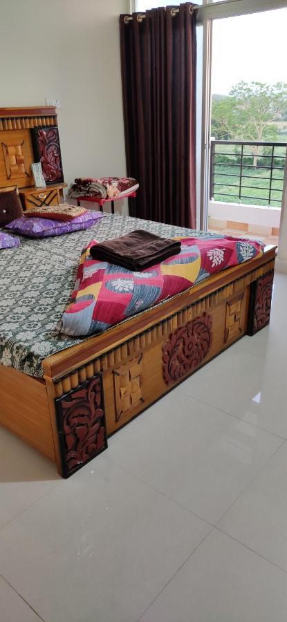 Apartamento Untrained & Unplanned Jabalpur Exterior foto